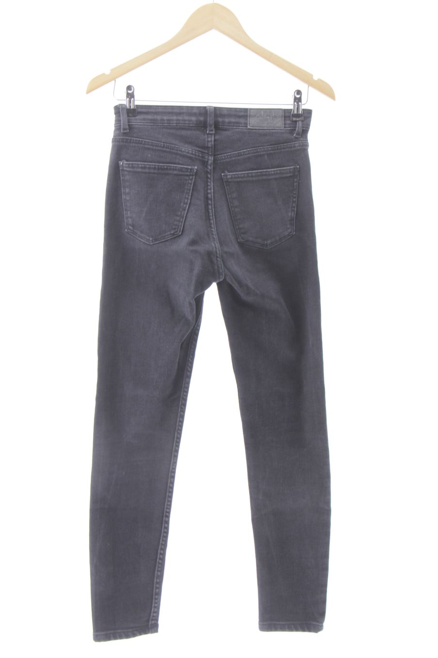 Jeans Bershka de la taille 34, de couleur noir de denim