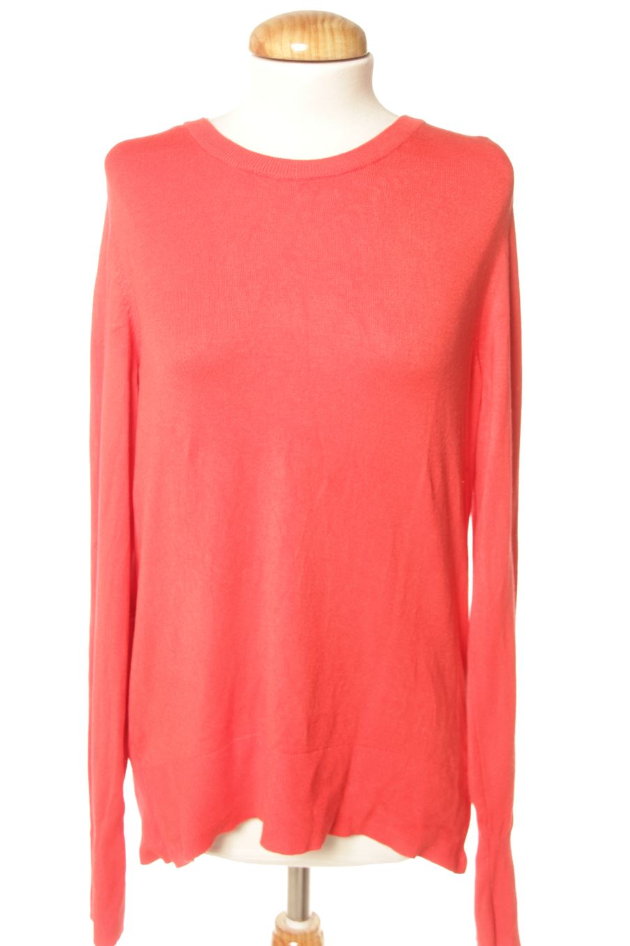 Pull C&A de la taille M, de couleur rouge