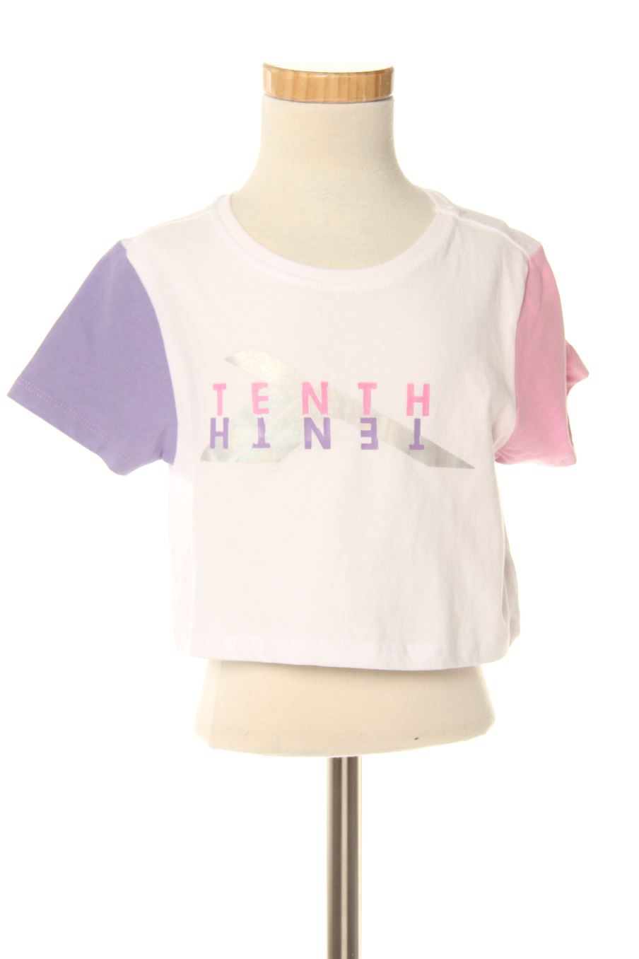 T-shirt Tenth de la taille 6 ans de seconde main