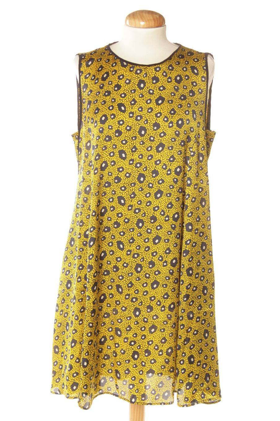 Vestido casual de Zara de la talla M, de color estampado