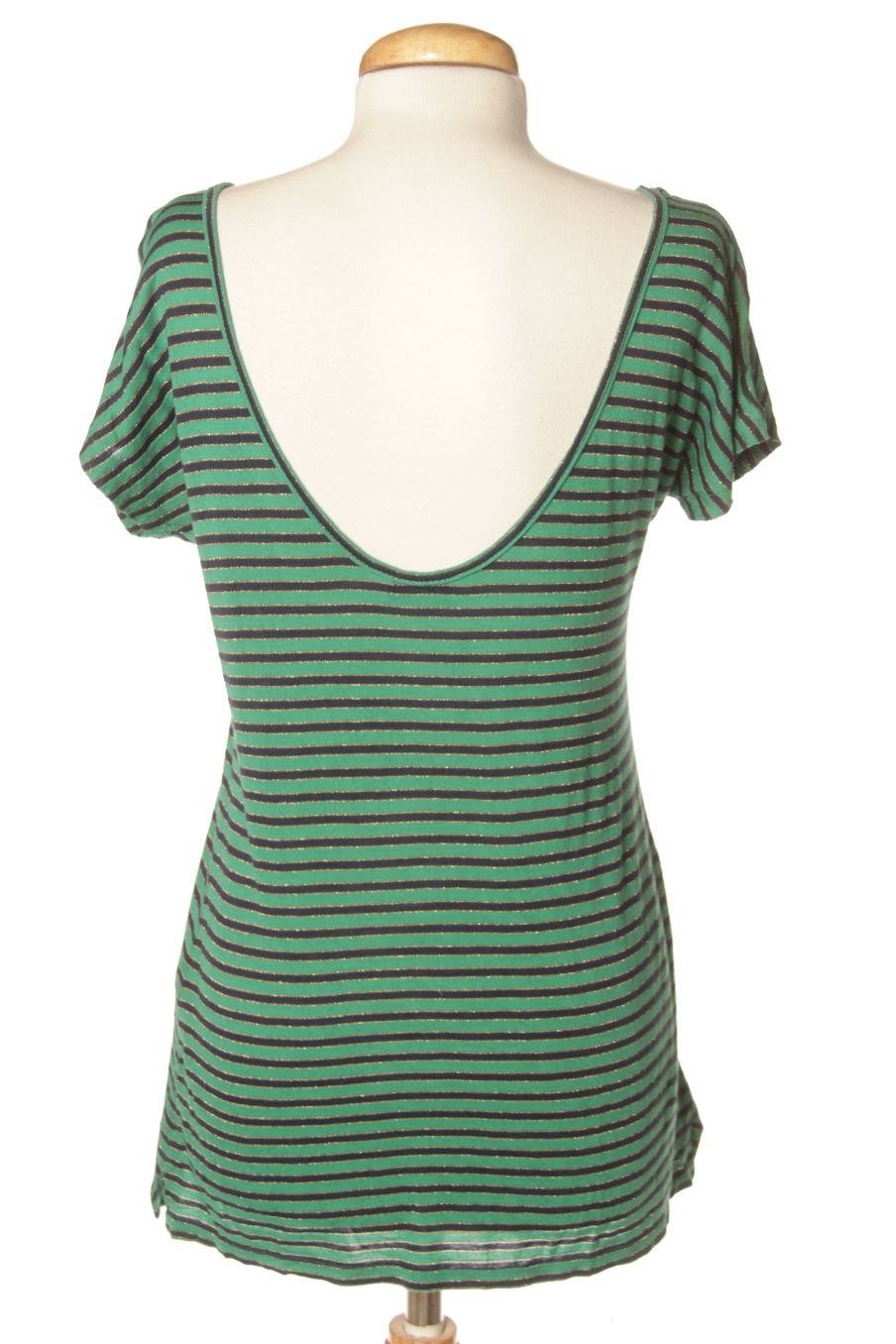 T-shirt Pull & Bear de la taille M, de couleur rayures