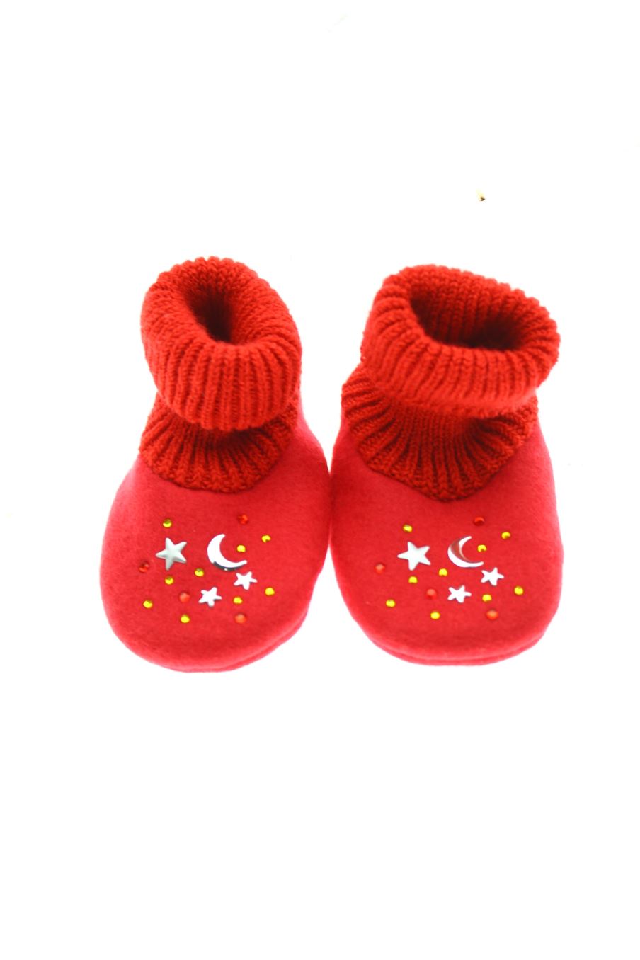 Chaussures toile bébé chauss'coeur de la taille 17 avec une étiquette