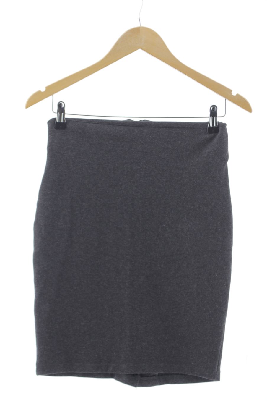 Falda de Zara de la talla M, de color gris