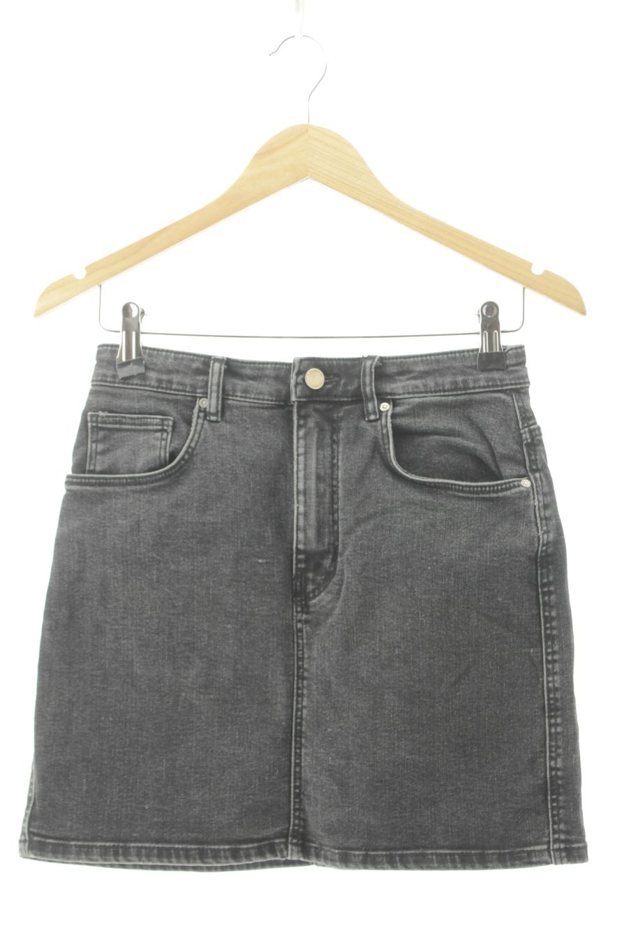 Jupe Zara de la taille M, de couleur noir de denim
