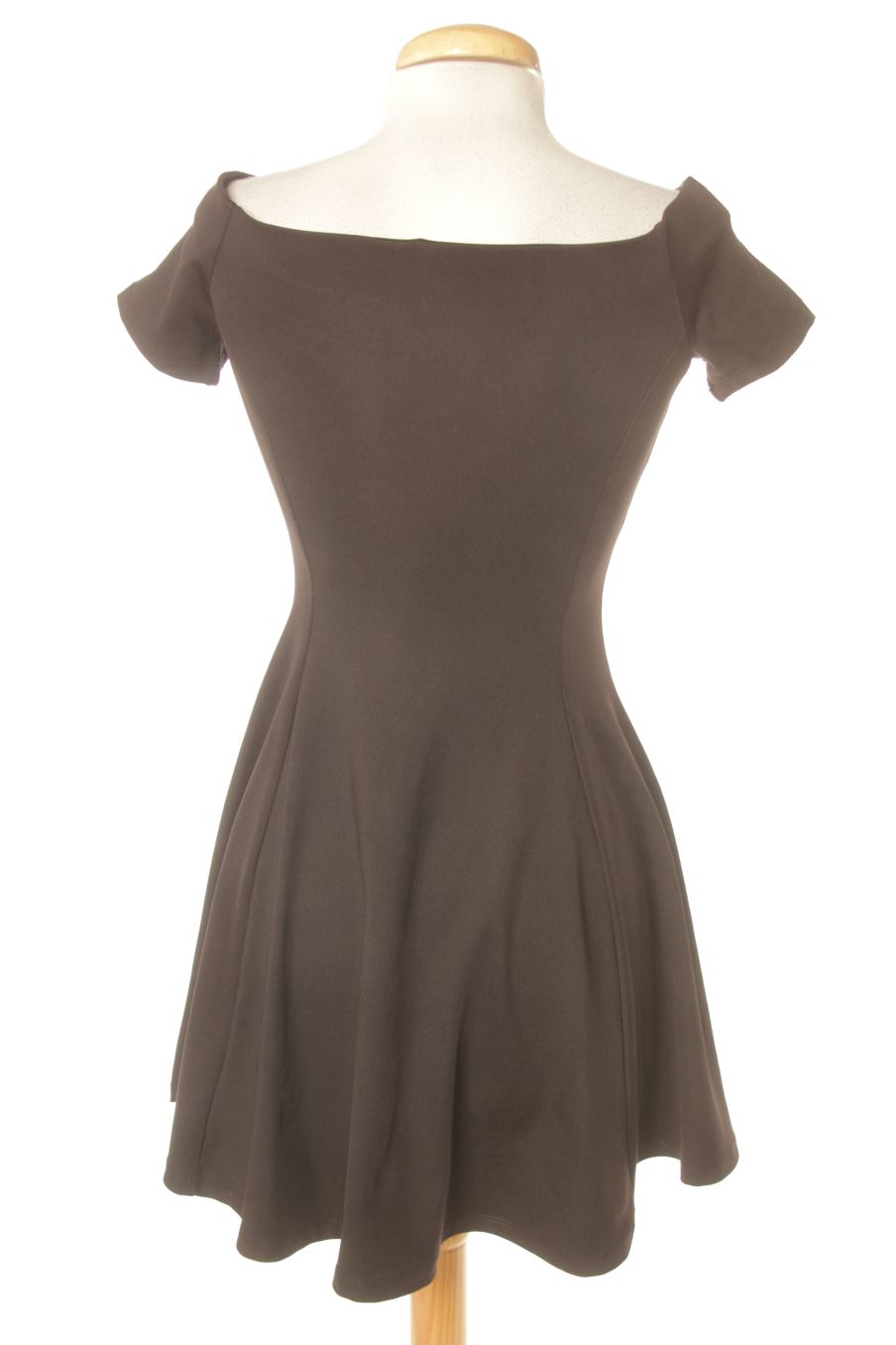 Robe casual Zara de la taille S, de couleur noir