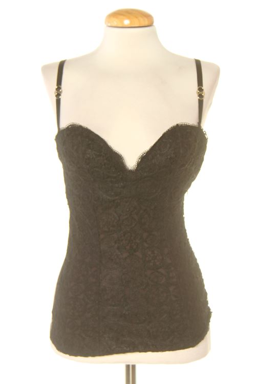 Aufwändiges Top