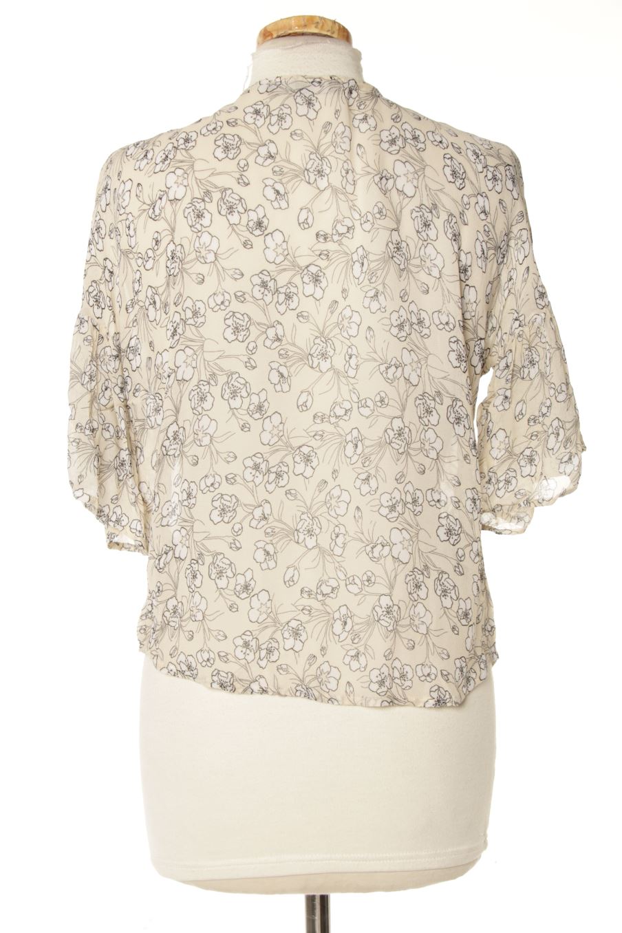 Blouse à manches courtes Mango de la taille S, de couleur fleurs