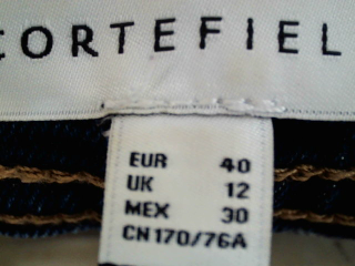 Pantaloni corti de Cortefiel de la talla 40, de color blu