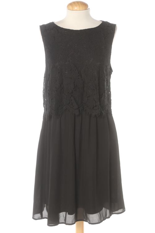 Aufwändiges Kleid