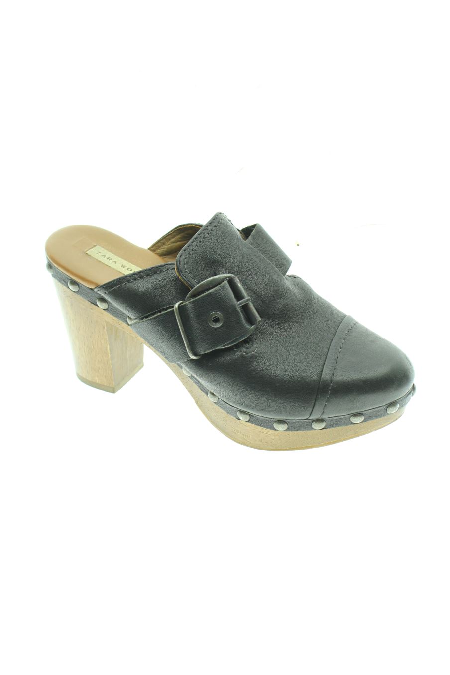 Sandalias tacon de Zara de la talla 35, de color negro de