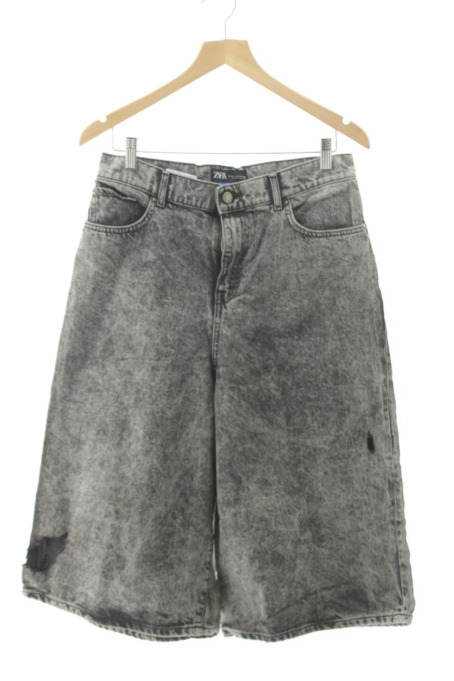Shorts Zara de la taille 40, de couleur gris de denim