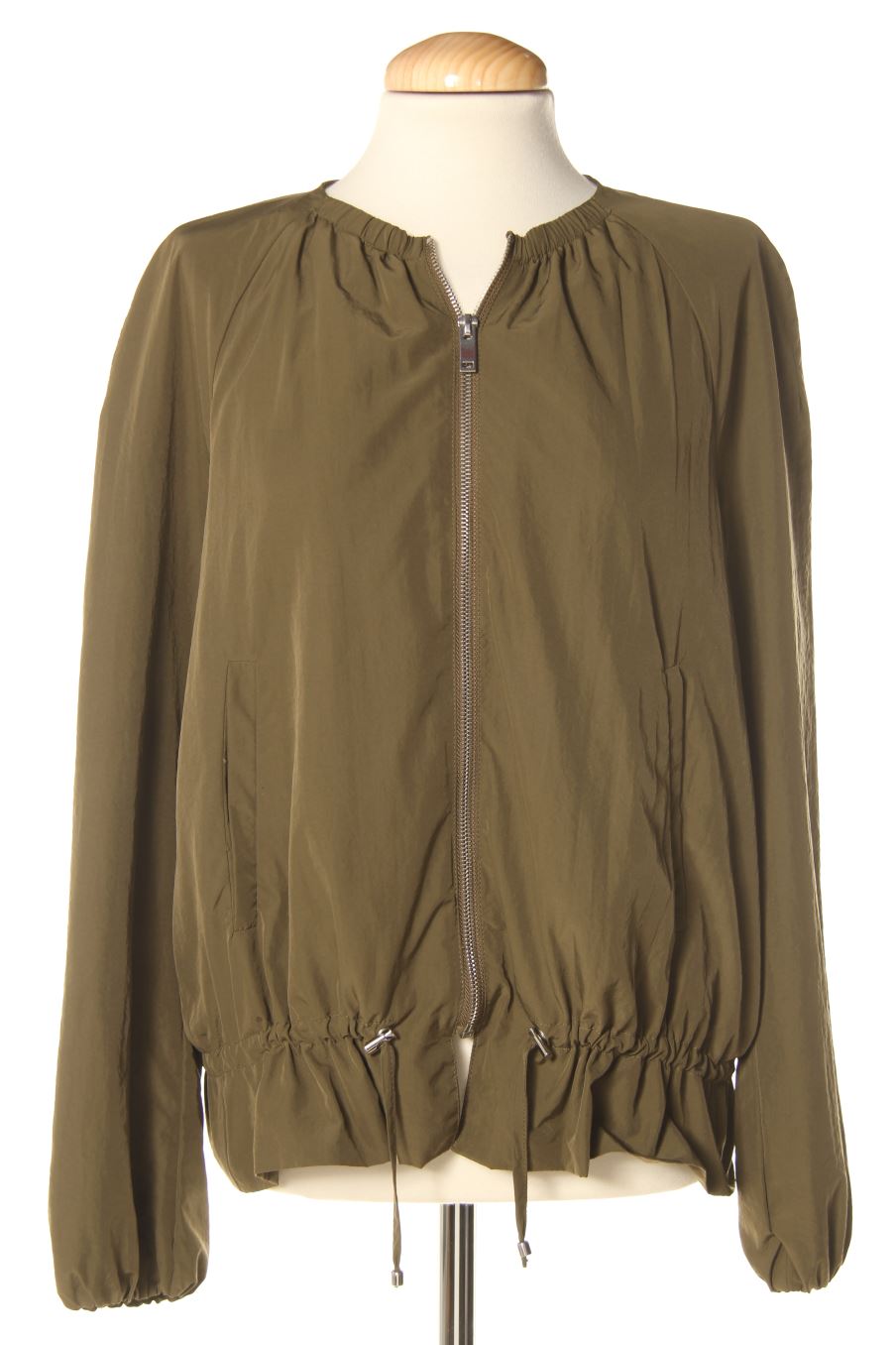 Cazadora de Zara de la talla XS, de color verde