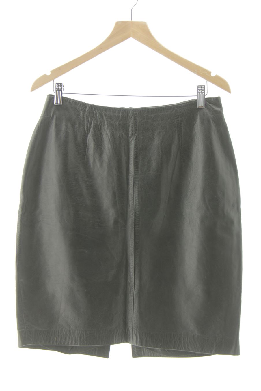 Jupe Chevignon de la taille 40, de couleur noir de cuir et daim