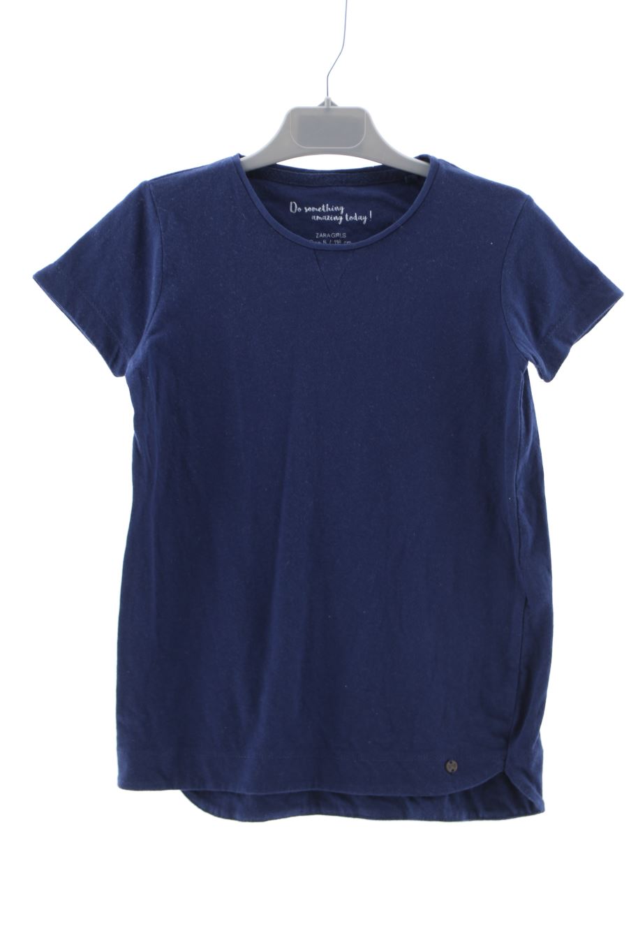 T-shirt Zara de la taille 6 ans de seconde main