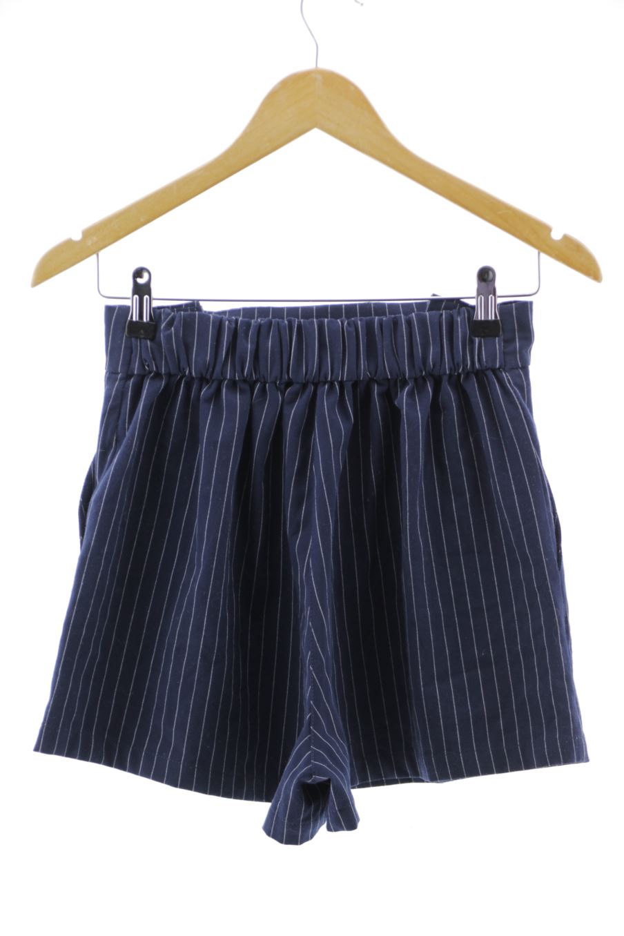 Shorts Pull & Bear de la taille M, de couleur rayures