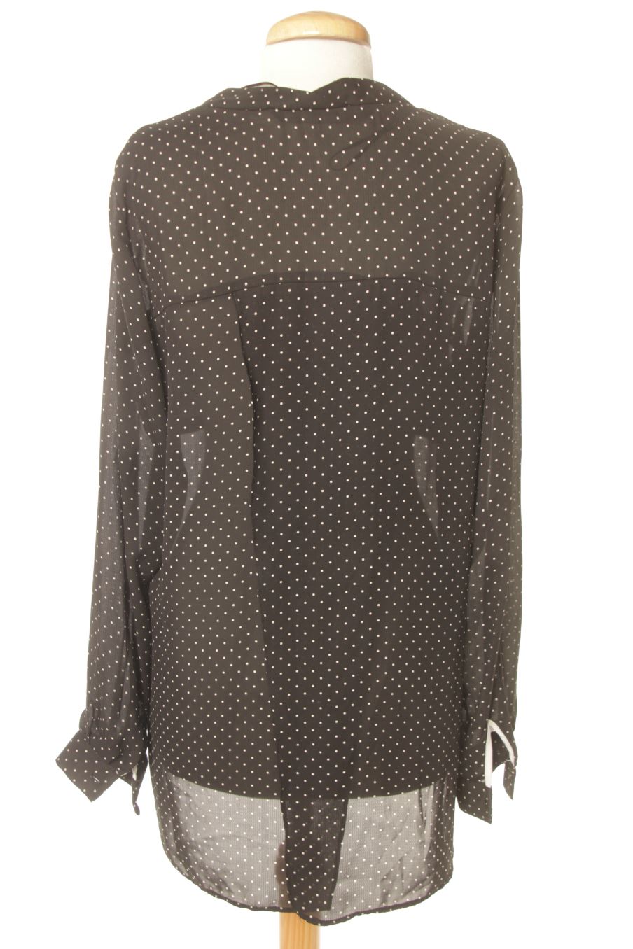 Blusa de manga larga de Zara de la talla L, de color negro
