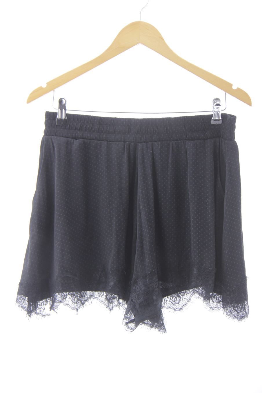 Pantalón corto de Stradivarius de la talla M, de color negro