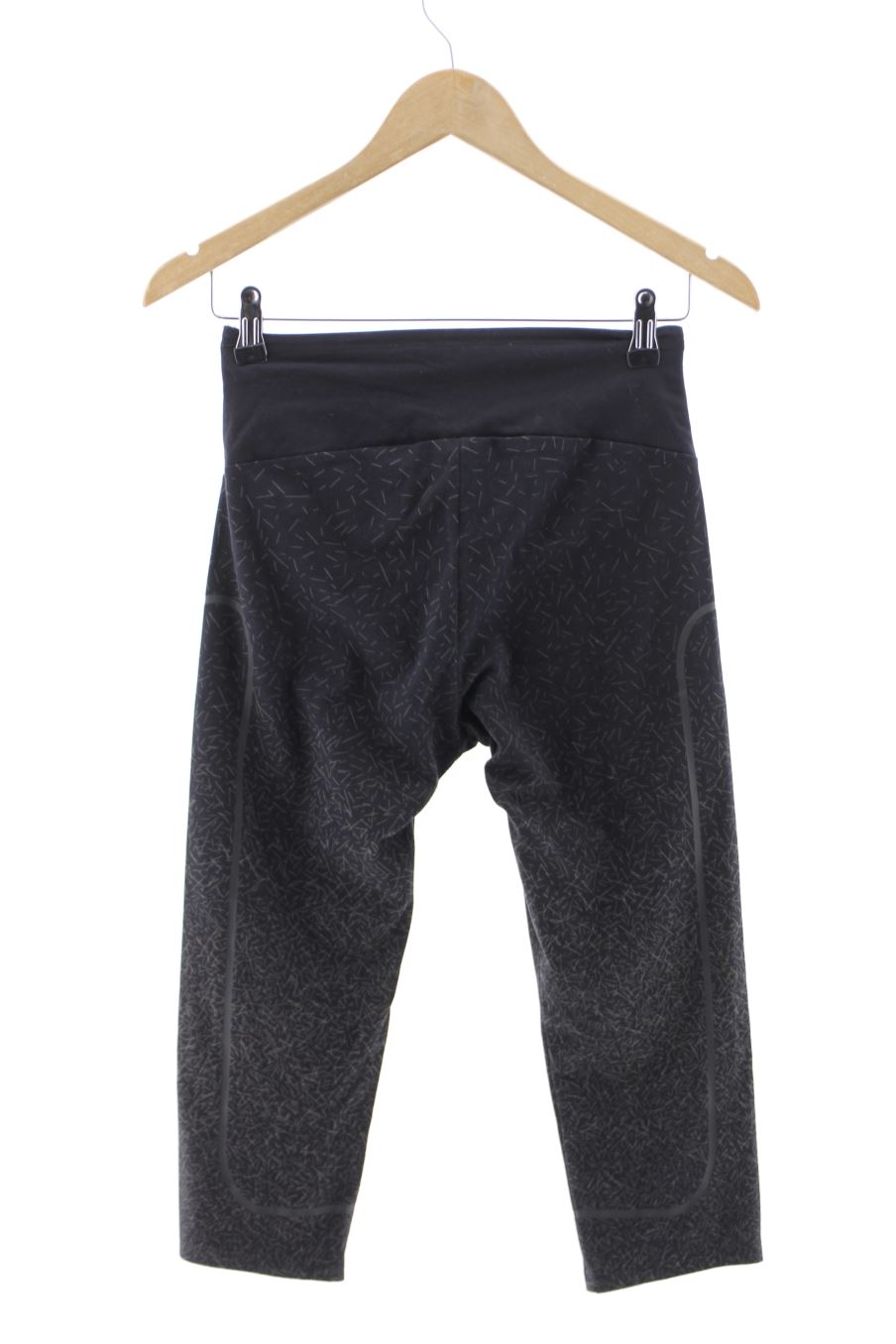 Pantalones cortos de deporte de PERCENTIL de la talla 32, de color negro