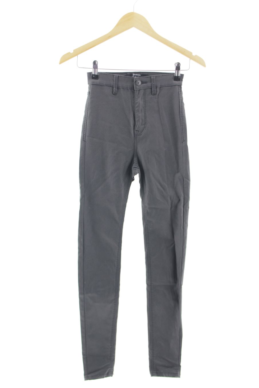 Vaquero de Stradivarius de la talla 34, de color negro de ropa vaquera