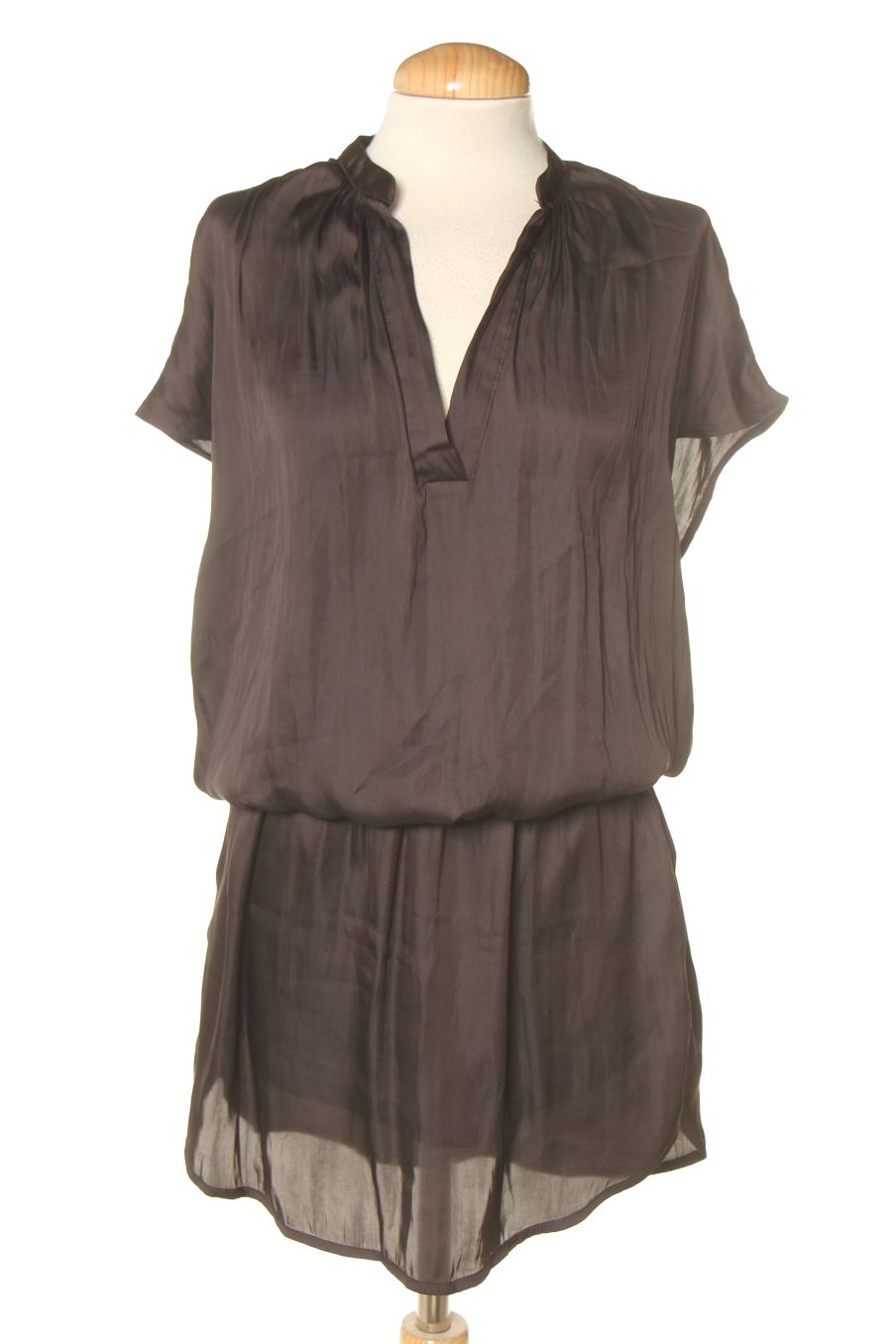 Robe casual H&M de la taille 36, de couleur noir
