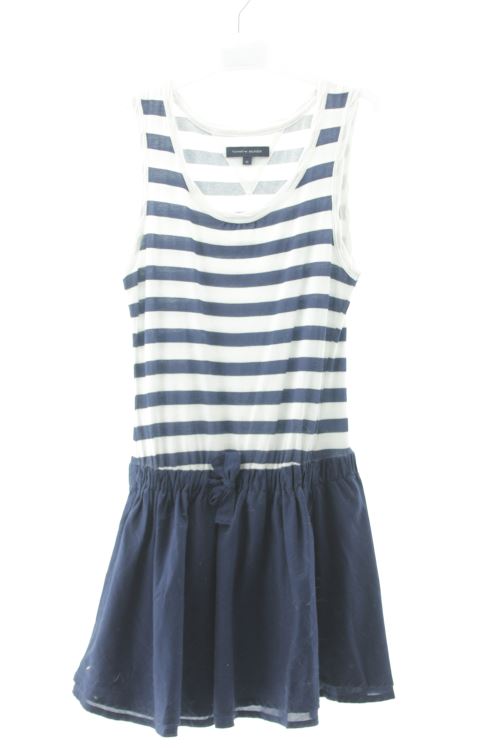 Aufwändiges Kleid