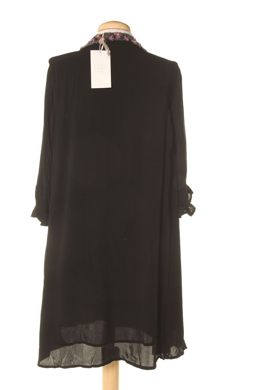 Vestido casual de Trf (ZARA) de la talla M, de color negro