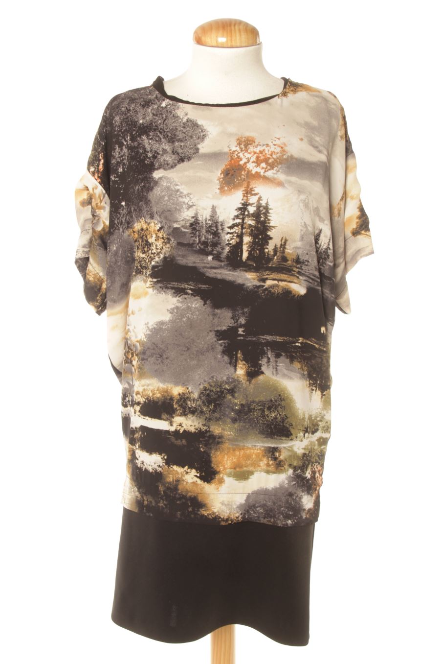 Robe casual Mango de la taille S, de couleur imprimés