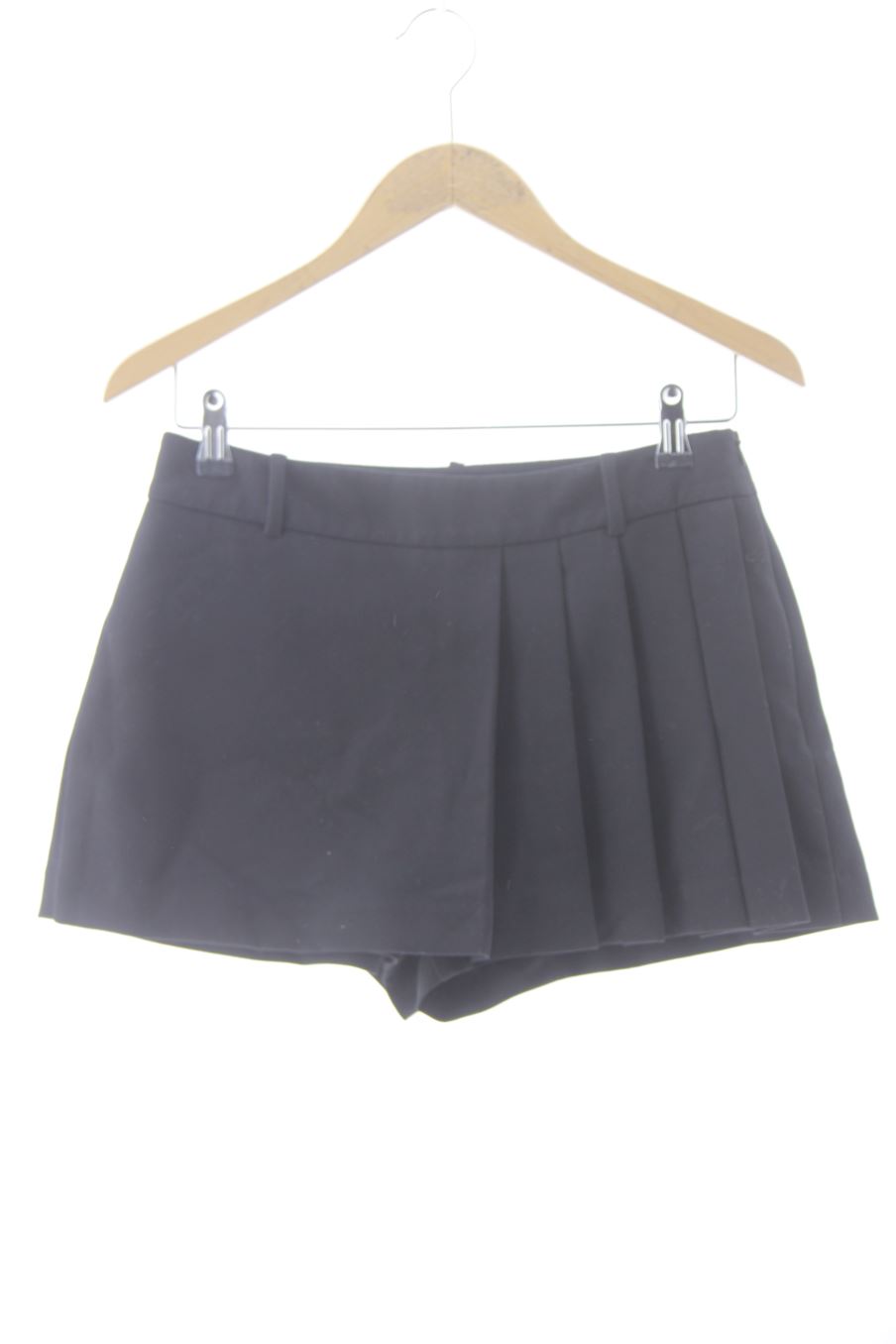 Pantalón corto de Zara de la talla XS, de color negro