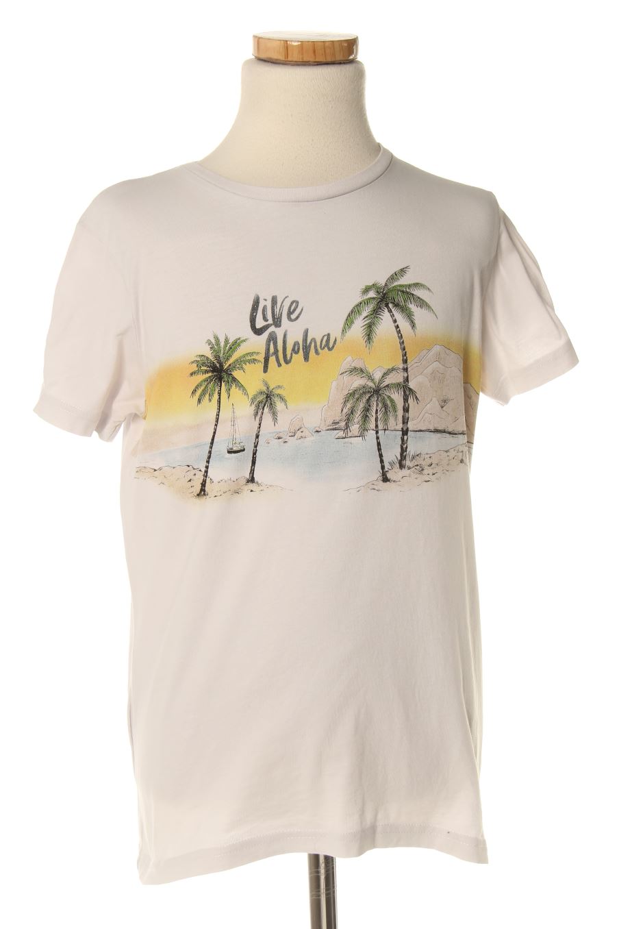 T-shirt Nukutavake de la taille 12 ans de seconde main