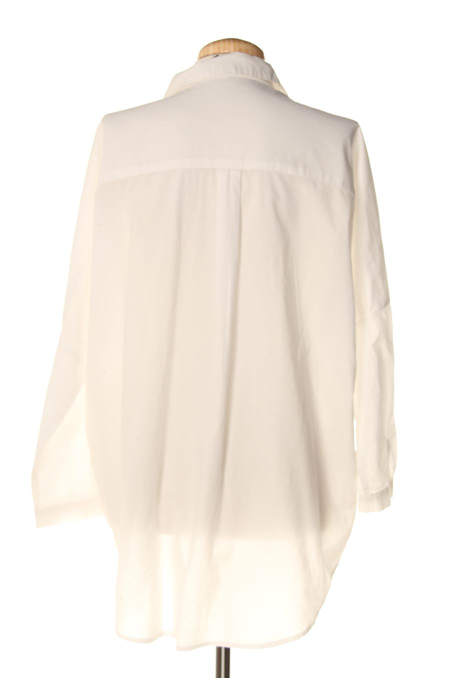 Camisa de Mango de la talla M, de color blanco