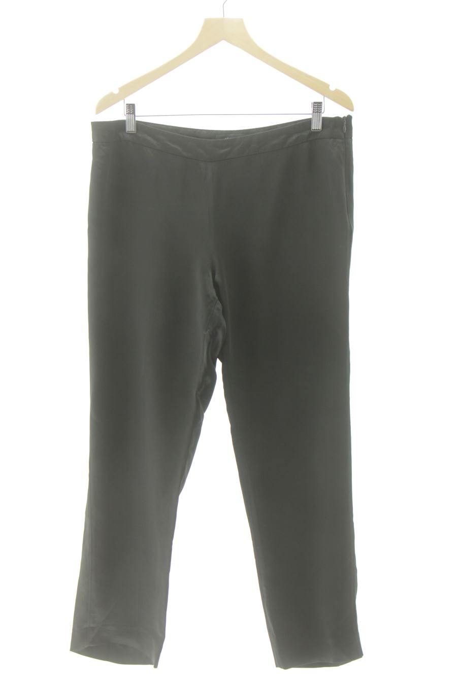 Pantalón de sintesis de la talla 44, de color negro