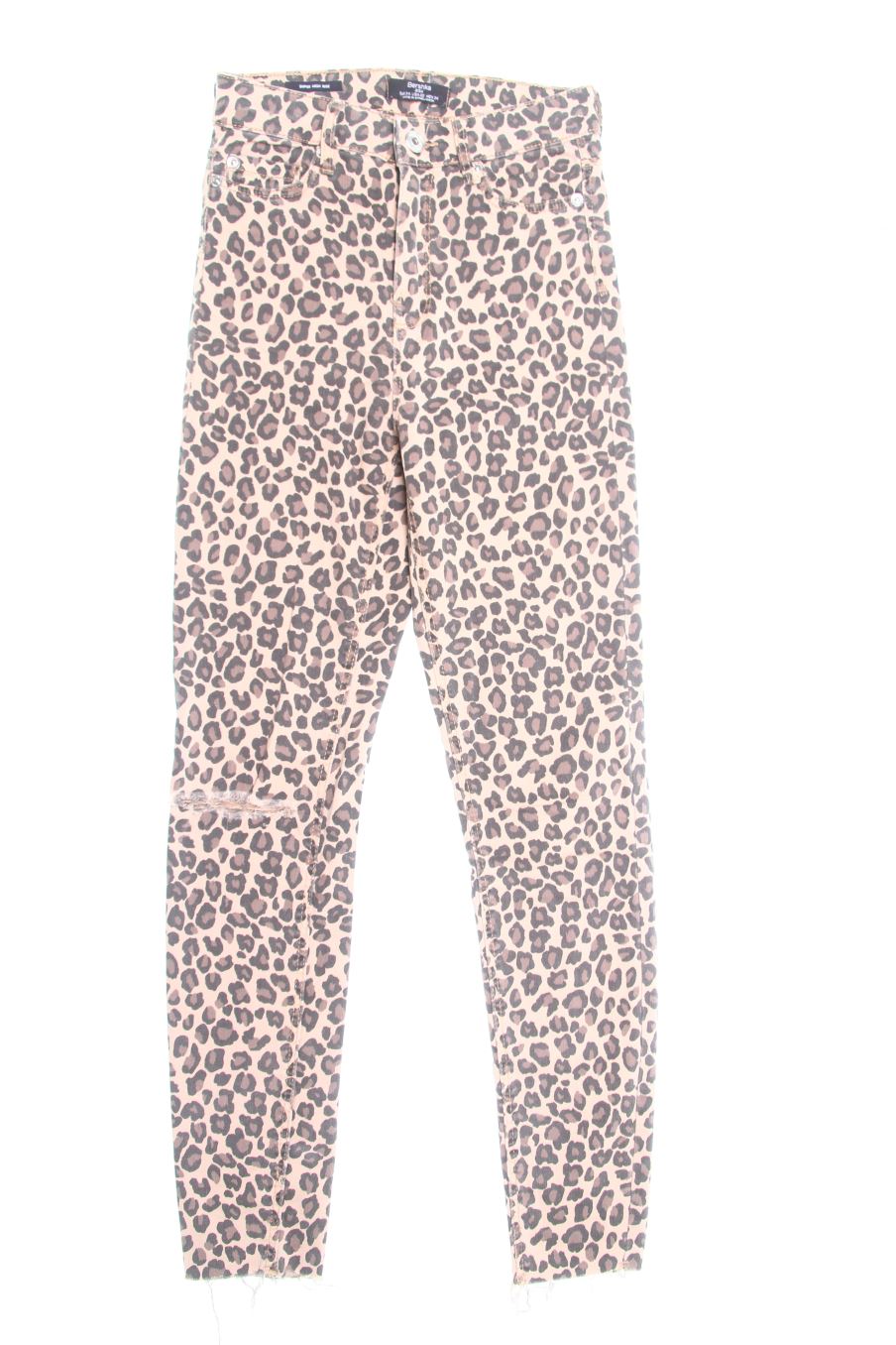Jeans Bershka de la taille 34, de couleur animal print de denim