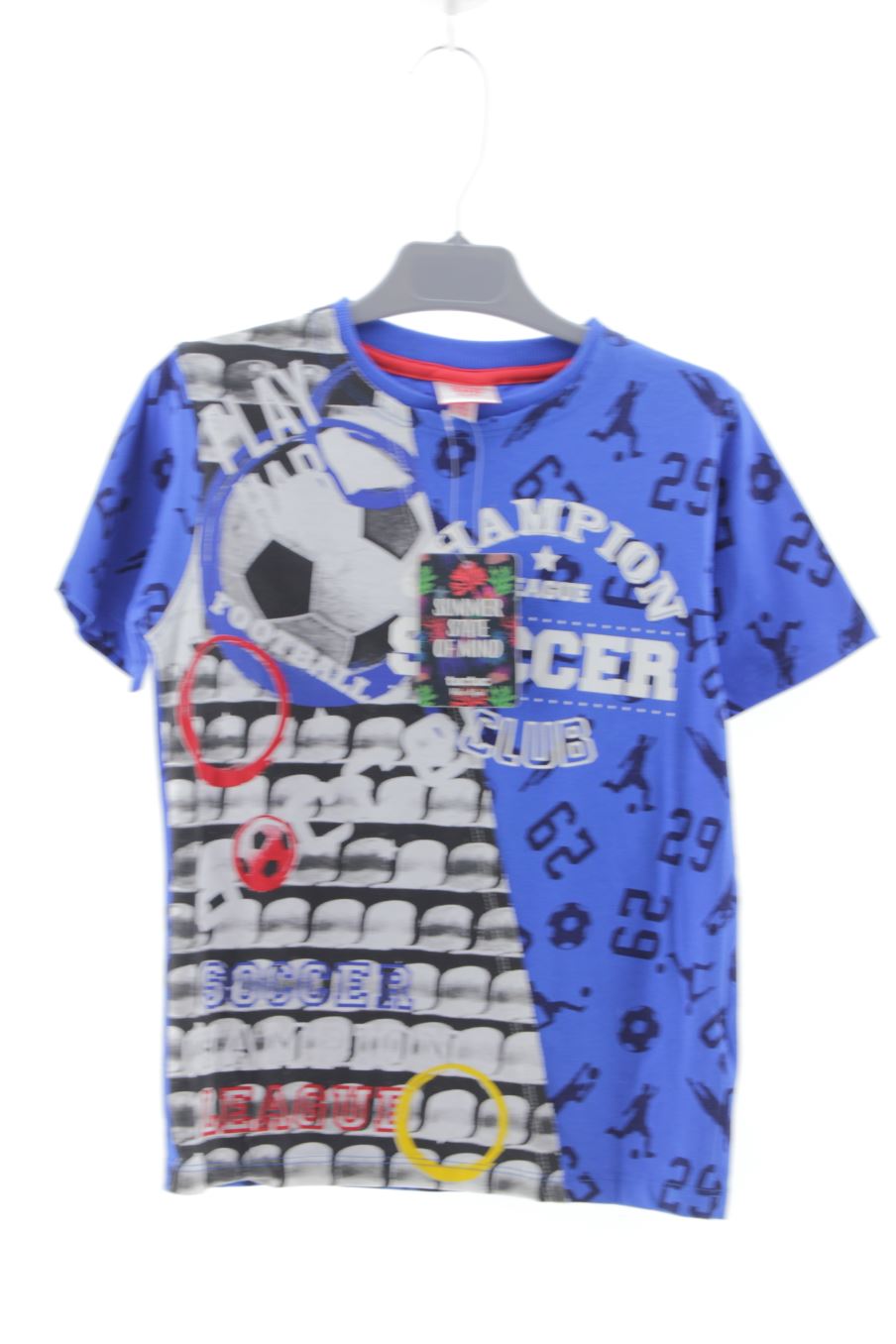 T-shirt Tuc Tuc de la taille 6 ans avec une étiquette