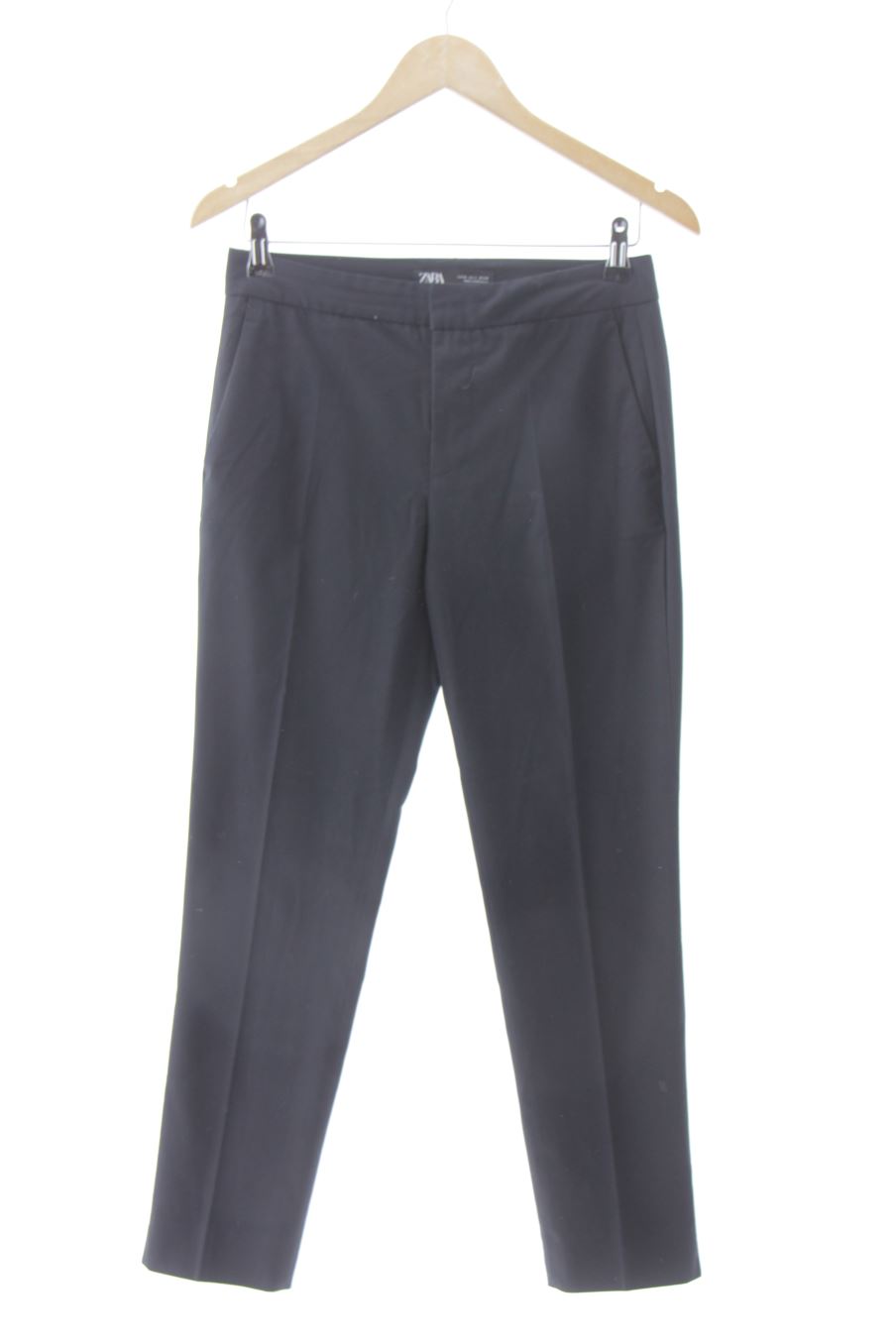 Pantalon Zara de la taille 34, de couleur noir