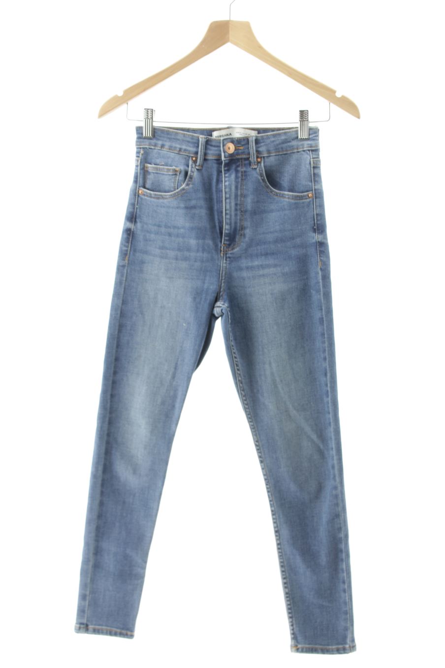 Jeans Bershka de la taille 34, de couleur bleu de denim