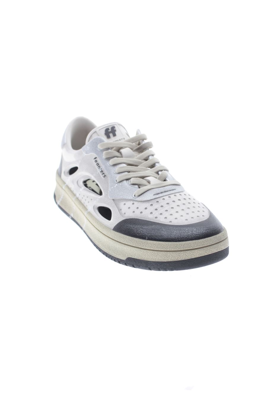 Deportivos de Foamers de la talla 40, de color beige