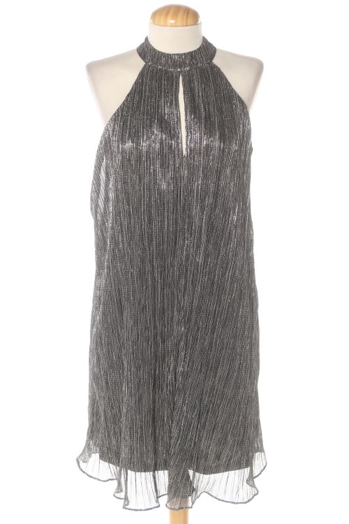 Aufwändiges Kleid