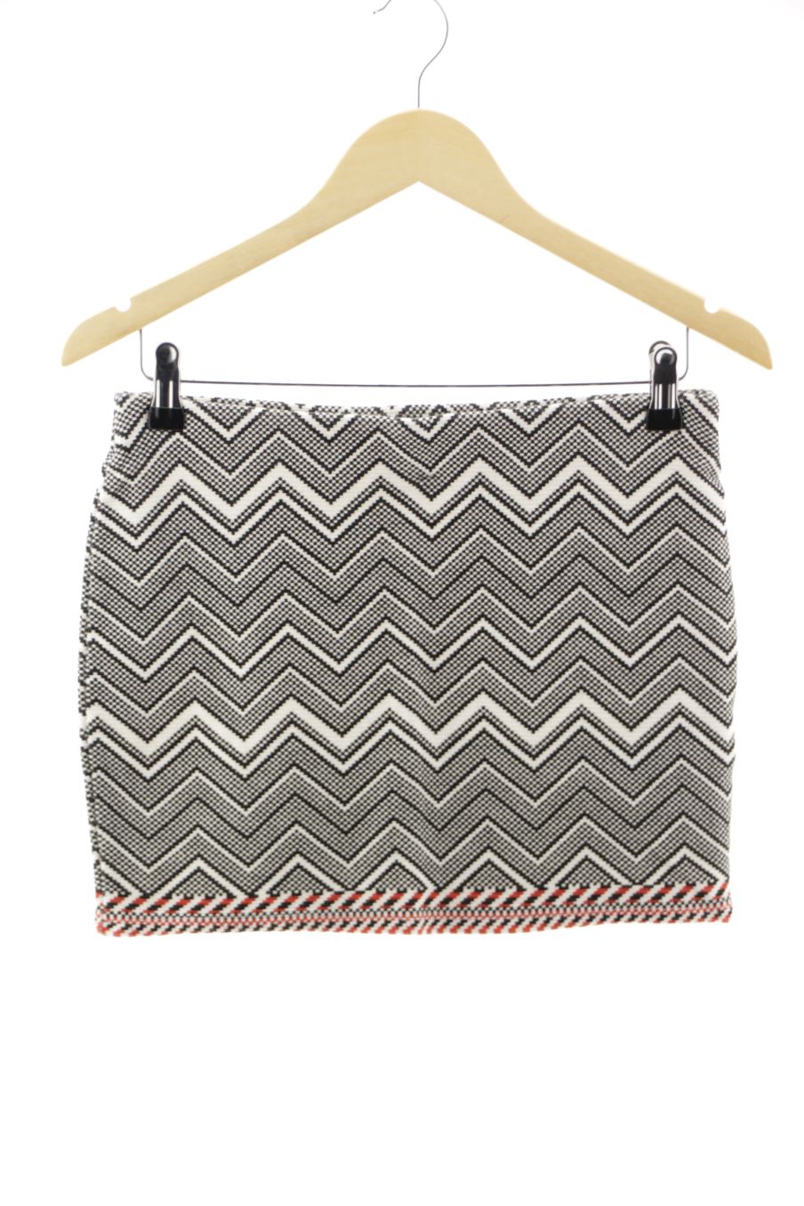 Gonne de Trf (ZARA) de la talla M, de color nero