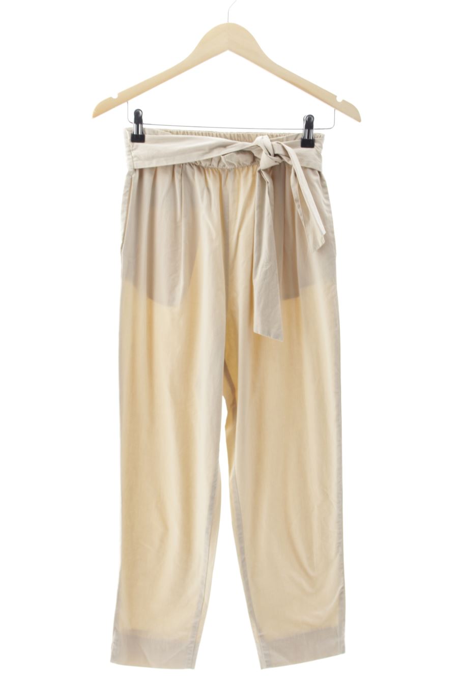 Pantalón de Zara de la talla XS, de color beige