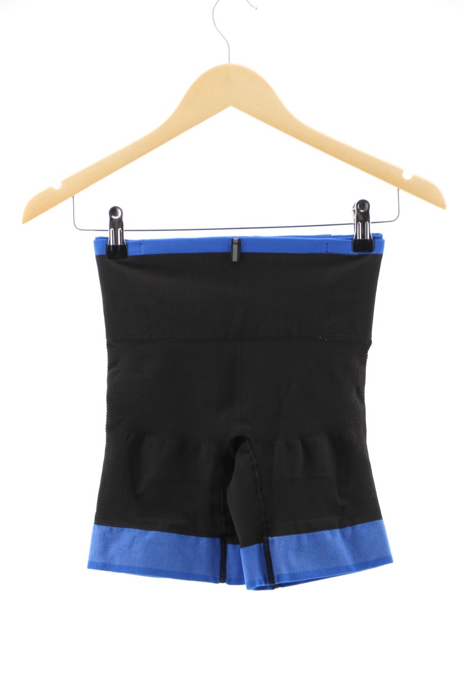 Pantalones cortos de deporte de NEEDFUL de la talla S, de color negro