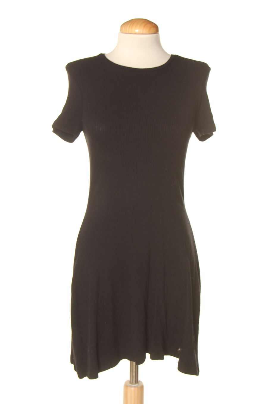 Robe casual Pull & Bear de la taille M, de couleur noir