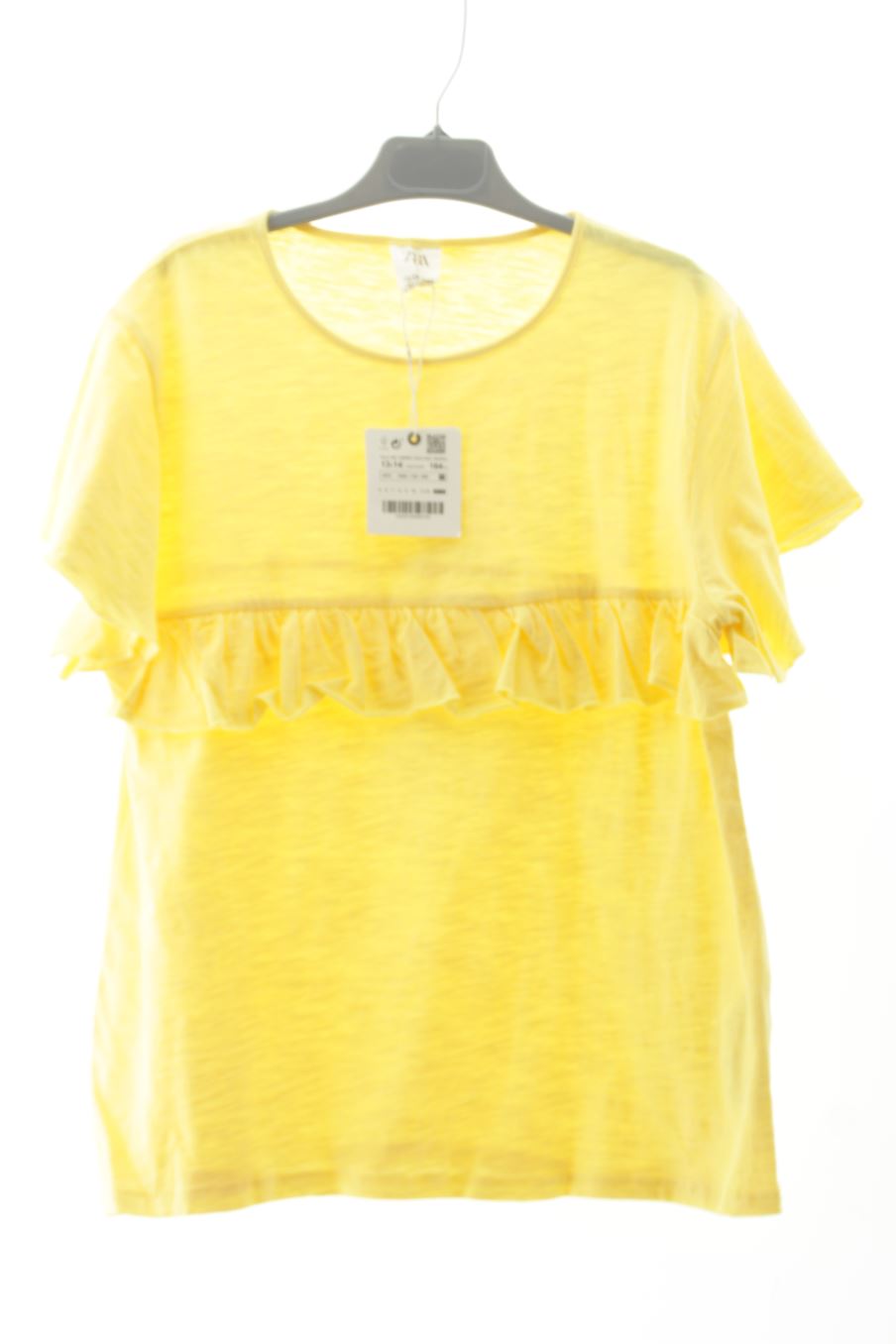 T-shirt Zara de la taille 13 ans avec une étiquette