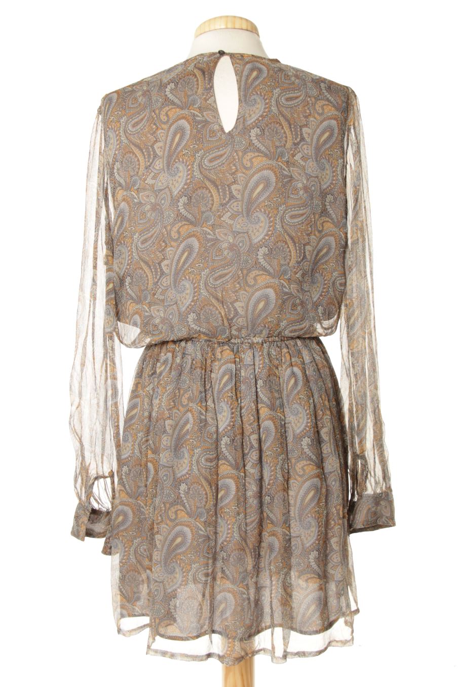 Robe casual Mango de la taille M, de couleur imprimés