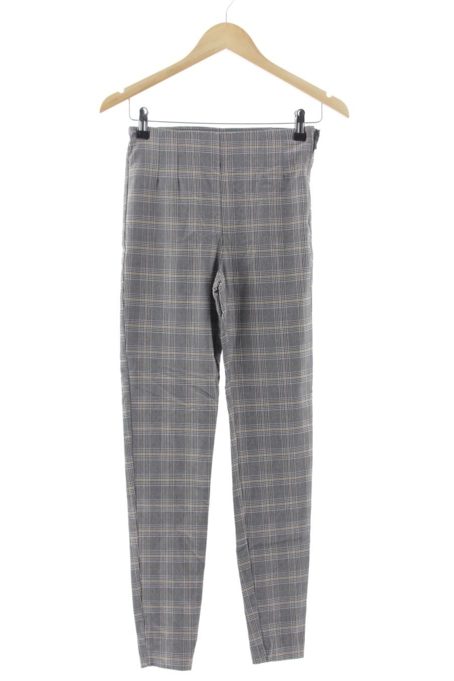 Pantalón de Zara de la talla S, de color cuadros