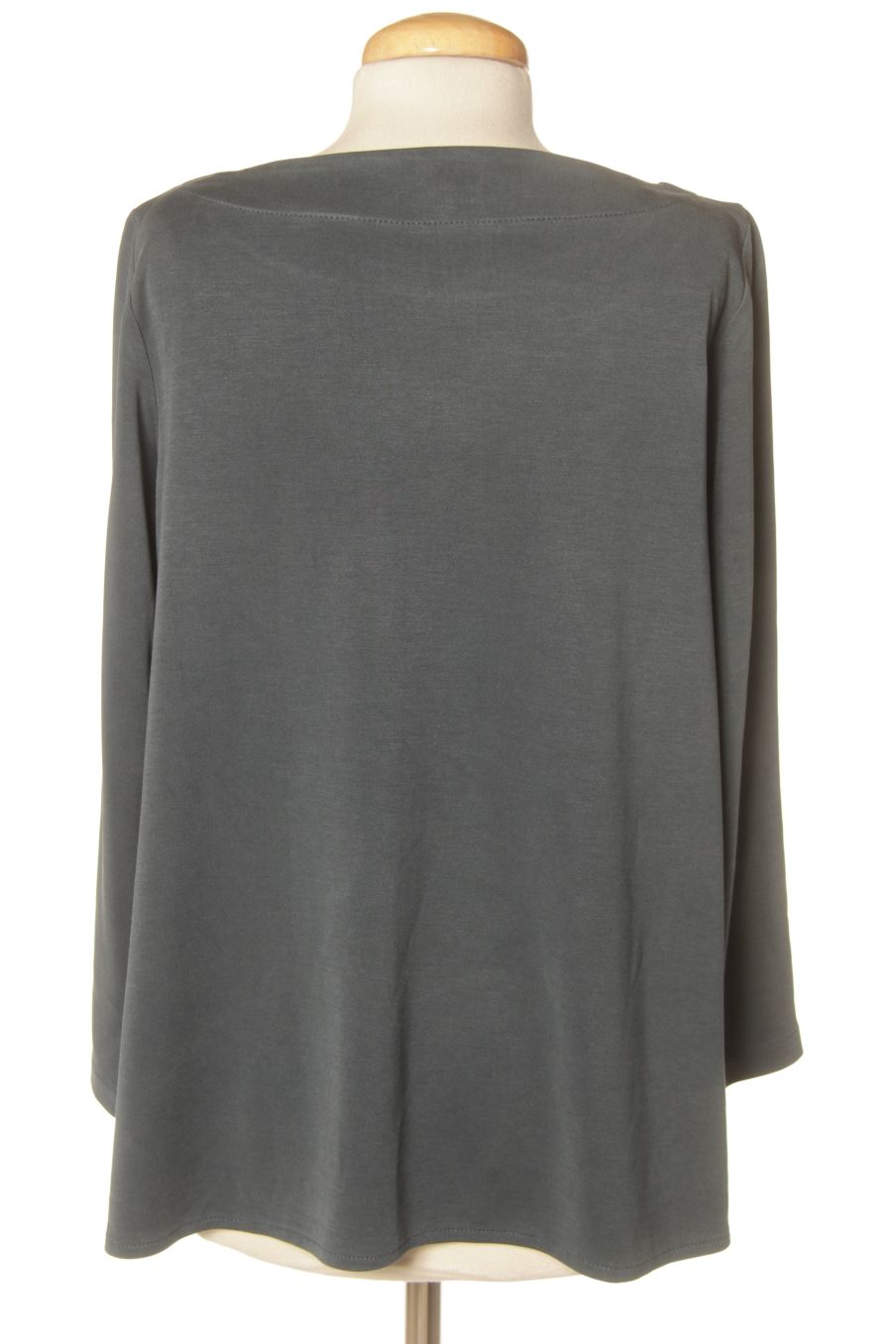 Camiseta manga larga de Elisa Rivera de la talla M, de color verde