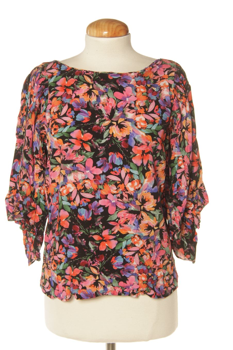 Blusa de manga larga de Zara de la talla 38, de color flores