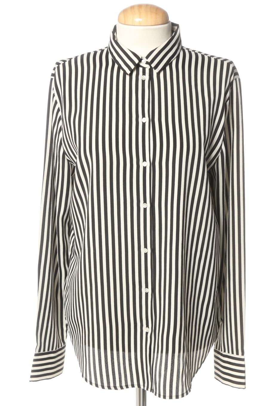 Camicia de H&M de la talla 38, de color righe