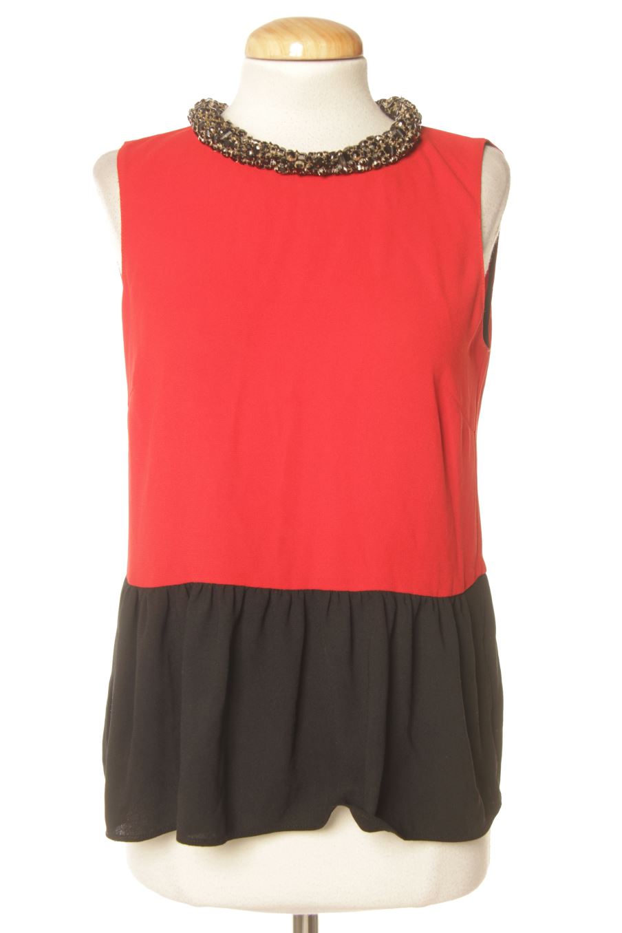 Top de Zara de la talla XS, de color rojo