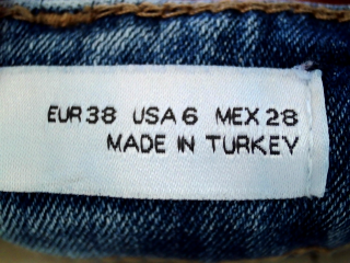 Vaquero de Zara de la talla 38, de color azul de ropa vaquera