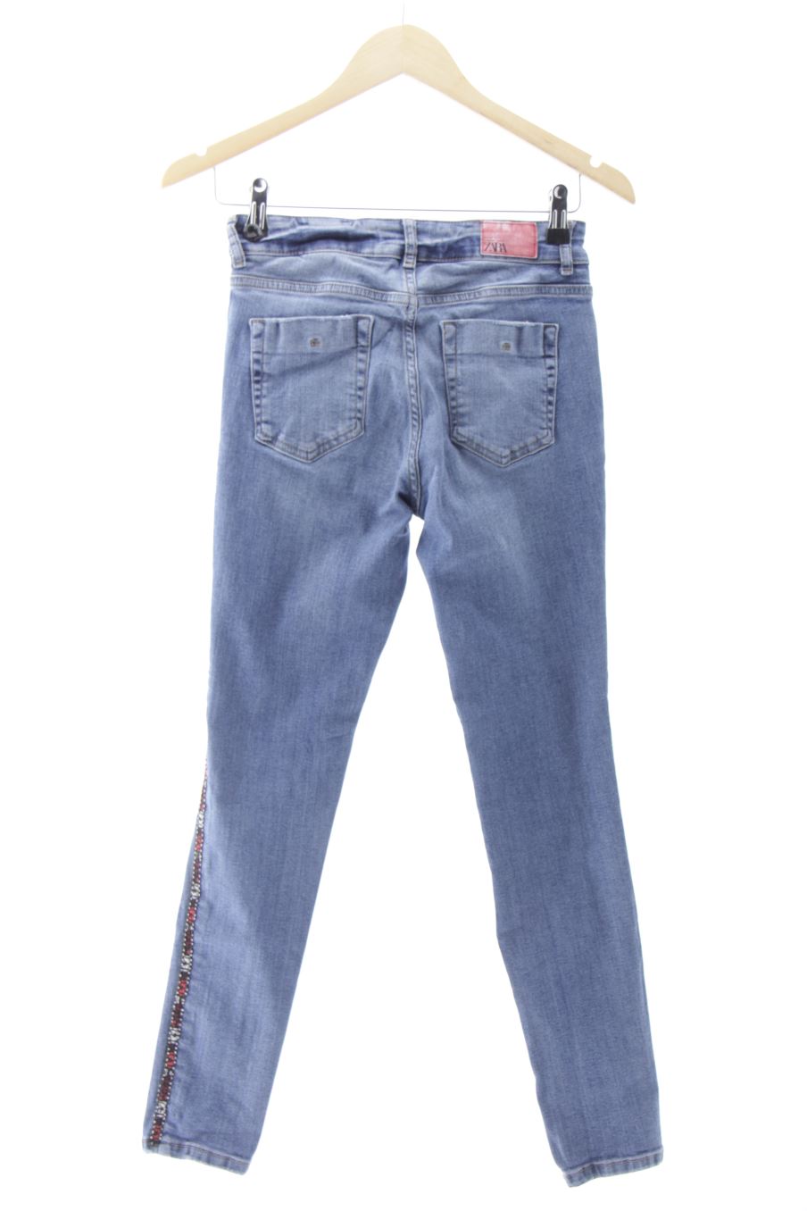 Vaquero de Zara de la talla 38, de color azul de ropa vaquera